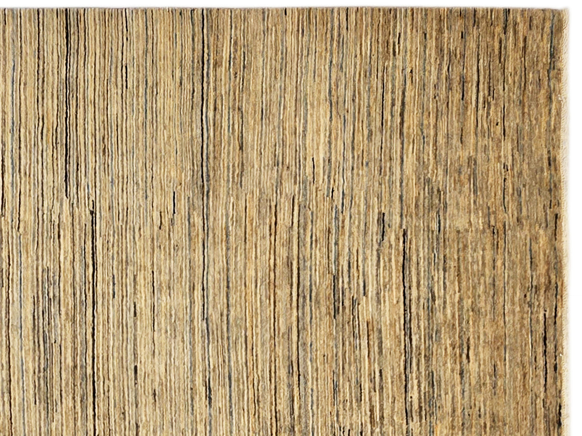 Streepje rug close-up of dense vertical stripe pattern in beige and dark gray.